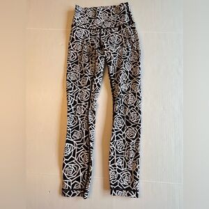 Lululemon High Times Pant Leggings *Full-On Luxtreme Posey Black White Sz 2